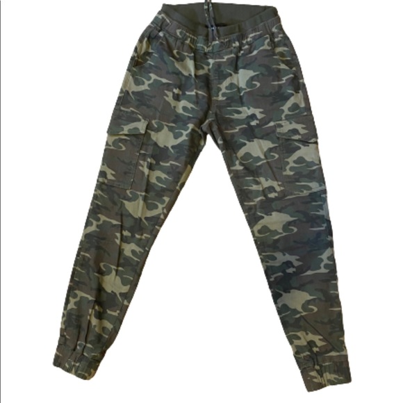 Almost Famous Pants - Classic NWOT Cargo Camouflage Pants